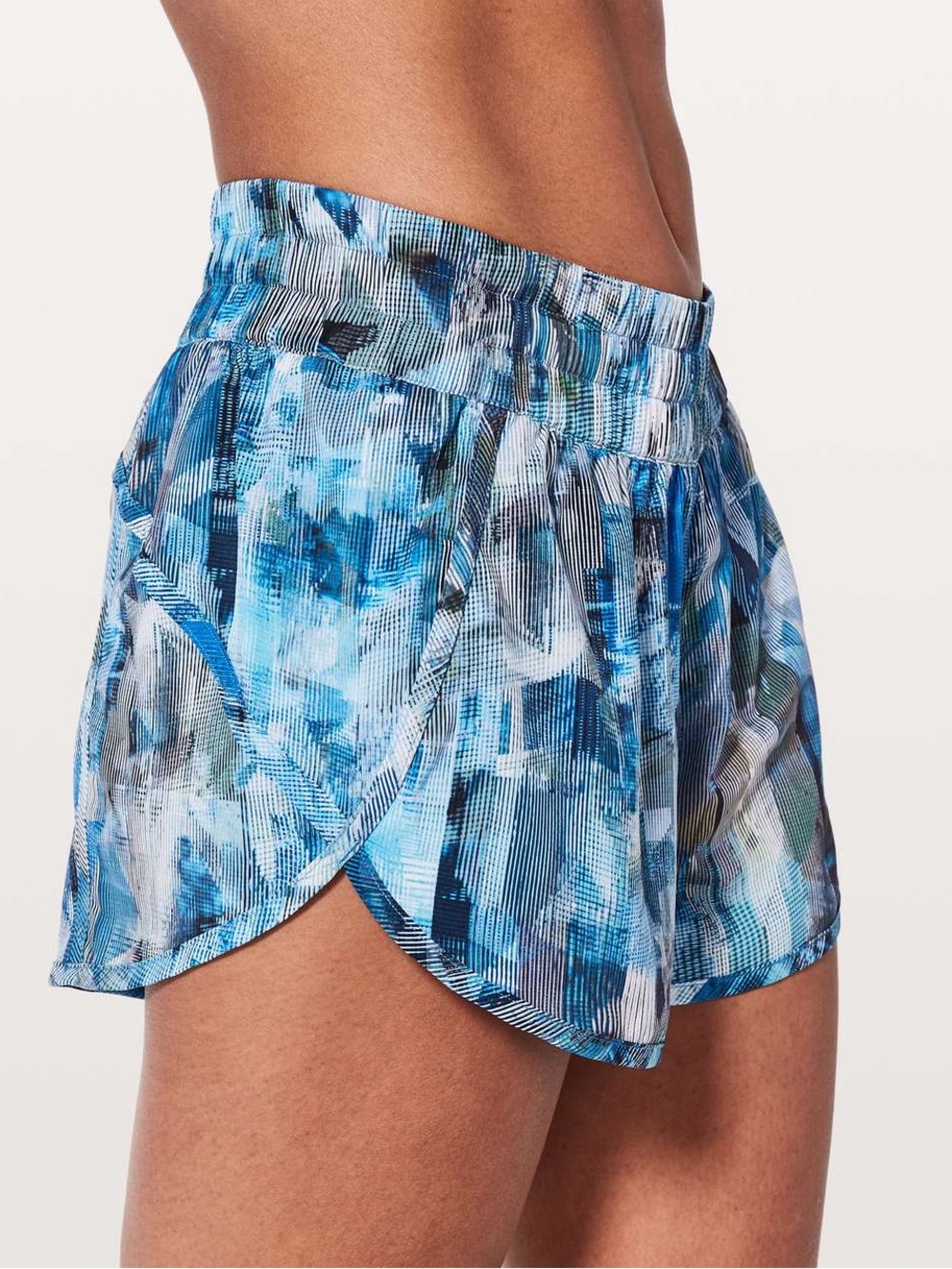 Lululemon Tracker Short V *4".  Size 6, 
Sun Dazed Multi Blue